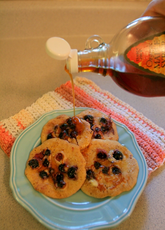 Low-gluten Oat and Blueberry Pancakes